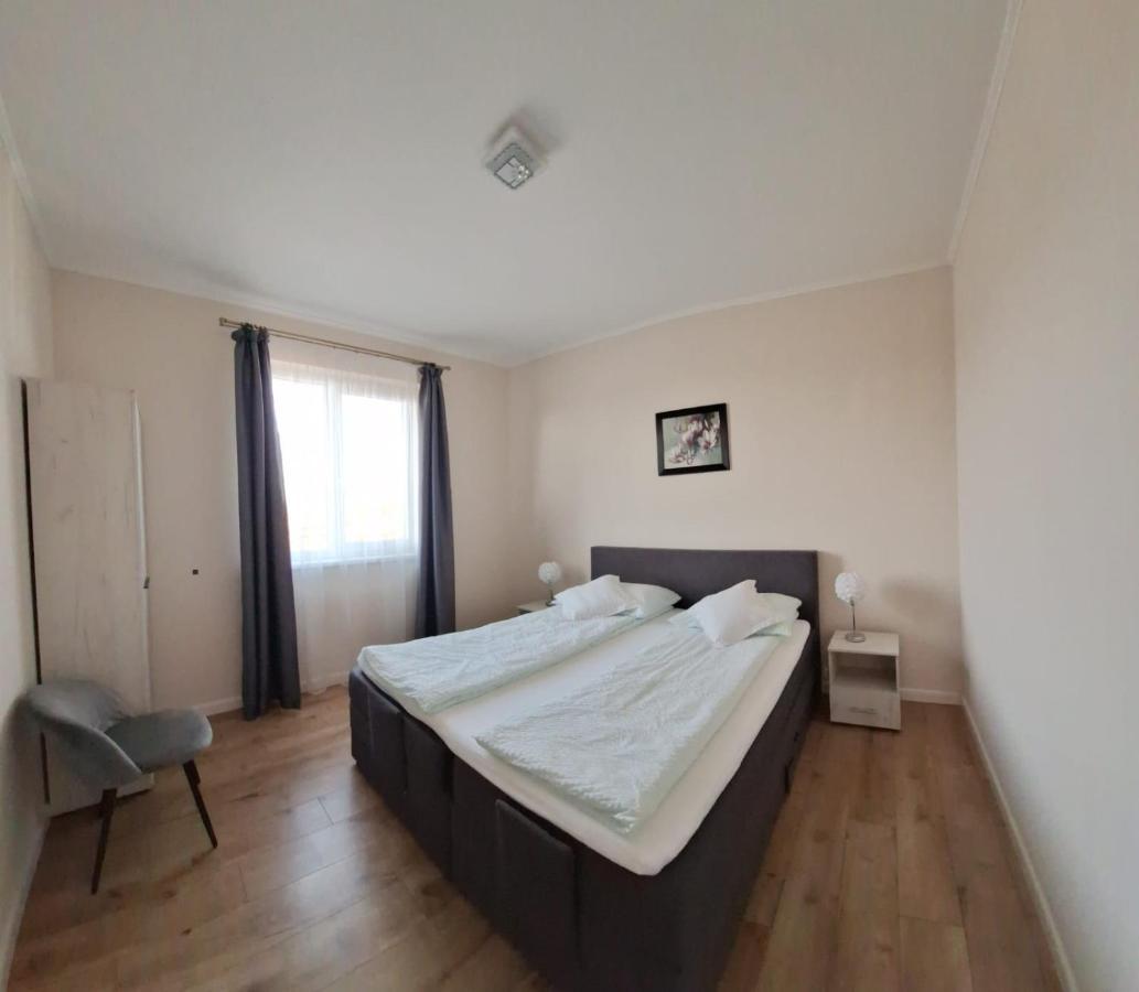 Casa De Langa Lac Oradea Buitenkant foto